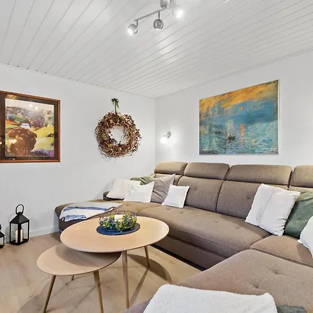Vakantiehuis In With Kitchen