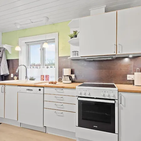 Vakantiehuis In With Kitchen *